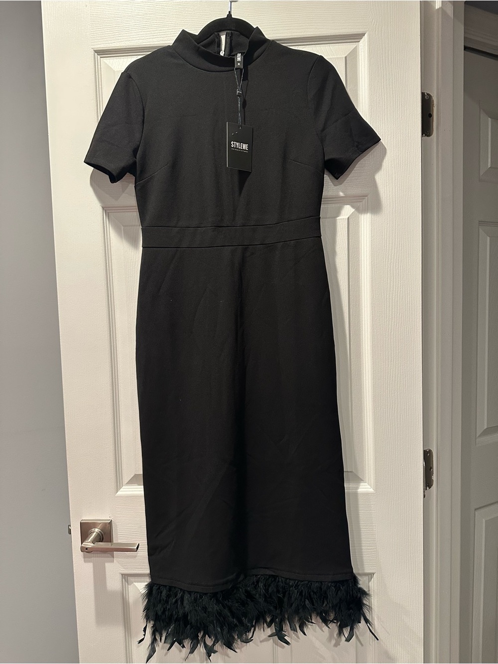 STYLEWE Black Short-Sleeve Midi Dress with Feather Hem - Picture 2 of 2